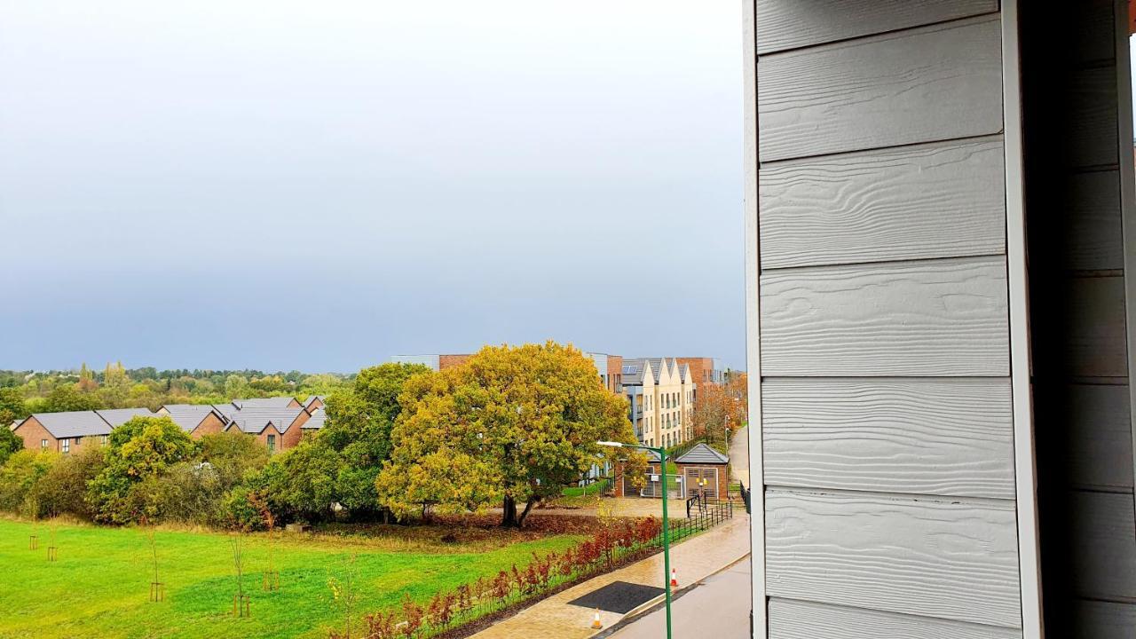 Spacious Balcony View Apt Near Nec Bhx Free Parking Sleeps 4 Hockley Heath Exterior foto