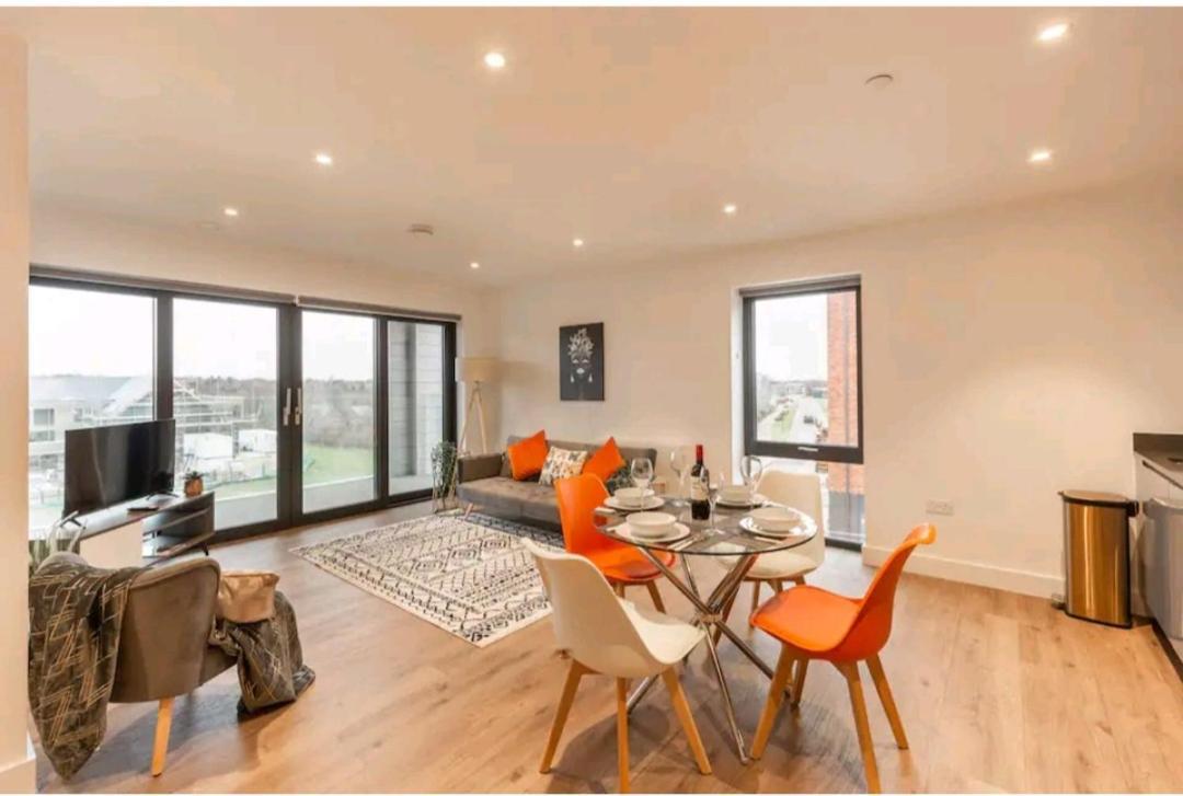 Spacious Balcony View Apt Near Nec Bhx Free Parking Sleeps 4 Hockley Heath Exterior foto